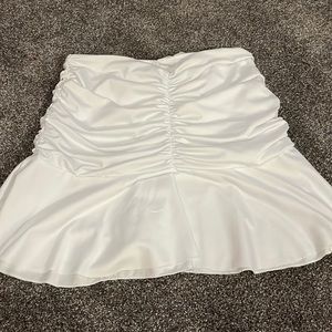 White small y2k tennis skirt. Worn once. Size: XS, got from Amazon